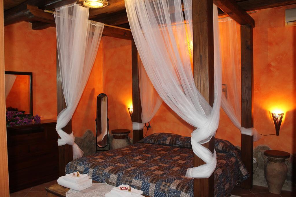 Casa Vacanze Borgo Borghese SantʼAlessio Siculo Habitación foto