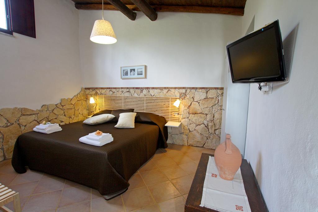 Casa Vacanze Borgo Borghese SantʼAlessio Siculo Habitación foto